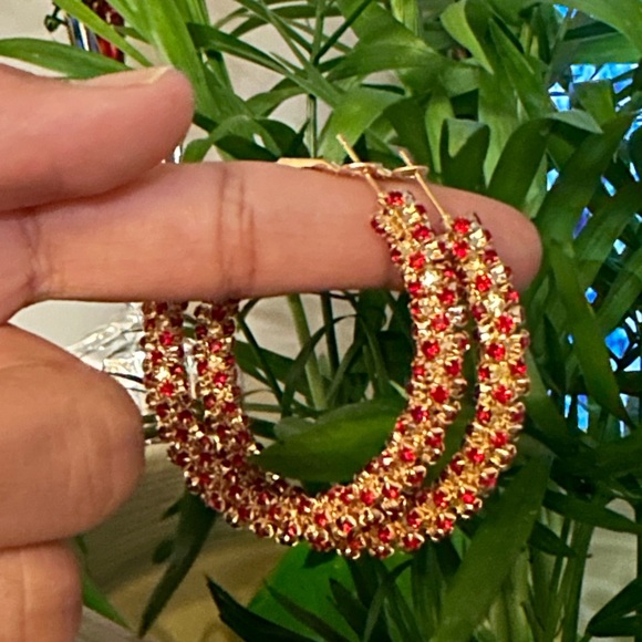 Red rhinestone stylish hoops - Picture 3 of 5